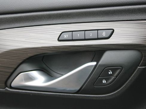 Used 2024 GMC Terrain SLT image 38