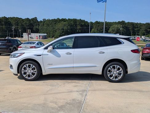 Used 2020 Buick Enclave Avenir w/ Avenir Technology Package FWD image 5
