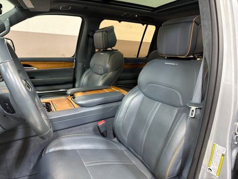 Used 2022 Jeep Grand Wagoneer Series II w/ Premium Group II image 16