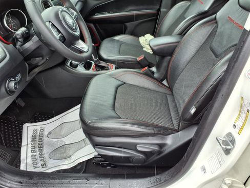 Used 2021 Jeep Compass Trailhawk image 12