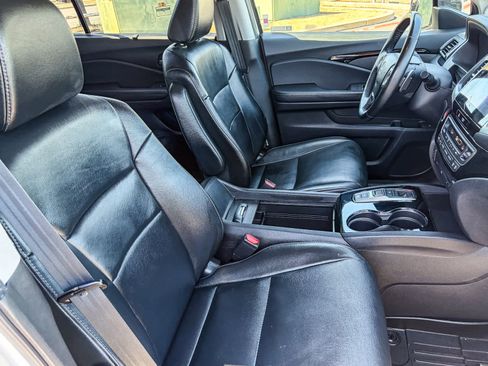 Used 2018 Honda Pilot Touring image 16