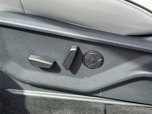 Used 2025 Ford Expedition Max Platinum w/ Platinum Ultimate Package image 10