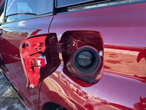 Used 2022 Toyota Sienna XSE image 14