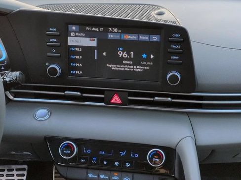 Certified 2025 Hyundai Elantra Sport FWD image 17