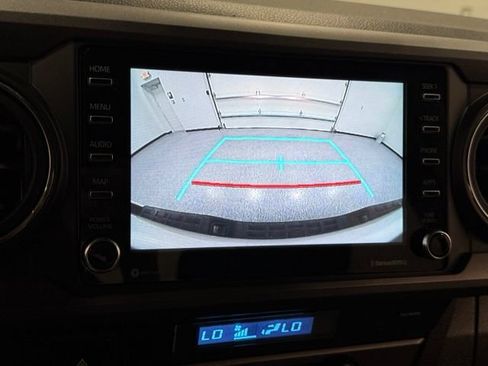Used 2022 Toyota Tacoma TRD Sport w/ Technology Package AWD/4WD image 30