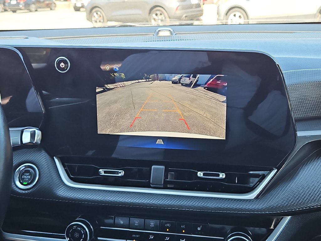 Used 2026 Chevrolet Equinox LT FWD image 17