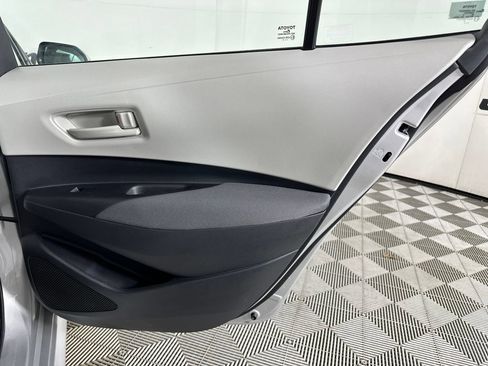 Used 2025 Toyota Corolla LE FWD image 27