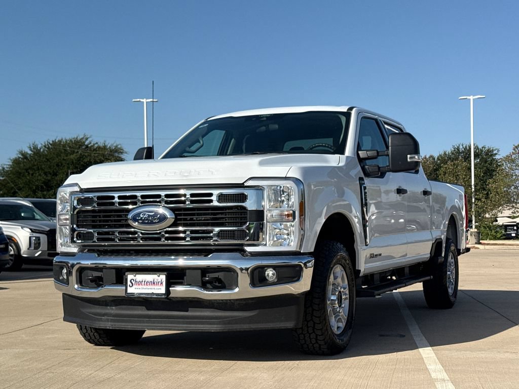 Used 2025 Ford F250 XLT w/ FX4 Off-Road Package AWD/4WD image 3