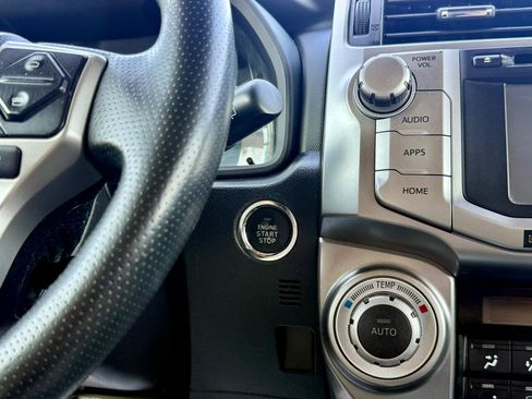Used 2014 Toyota 4Runner Limited AWD/4WD image 31