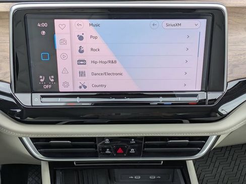 New 2026 Volkswagen Atlas SE FWD image 19