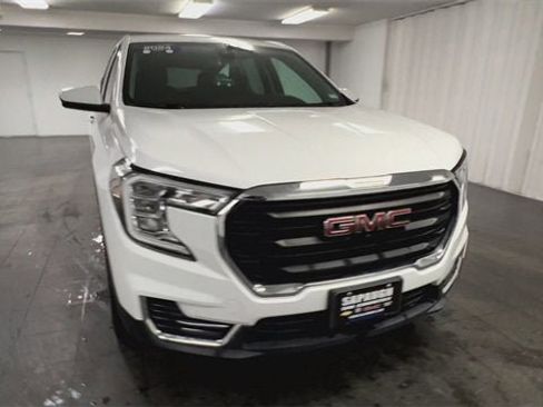 Certified 2024 GMC Terrain SLE image 3