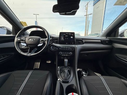 Certified 2022 Hyundai Veloster N Base image 27