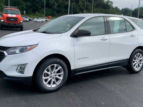 Certified 2018 Chevrolet Equinox LS AWD/4WD image 4