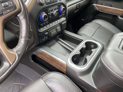 Used 2021 Chevrolet Silverado 1500 High Country w/ Technology Package image 13