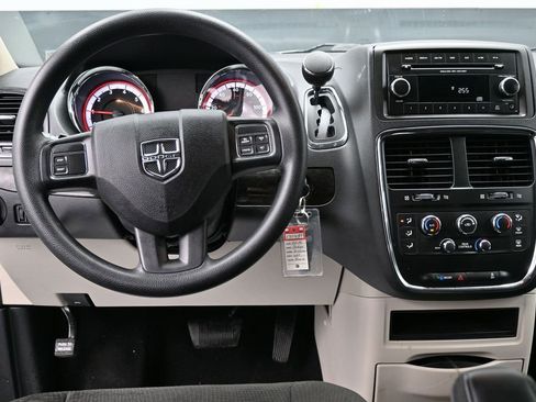 Used 2016 Dodge Grand Caravan SE w/ Quick Order Package 29E SE image 20