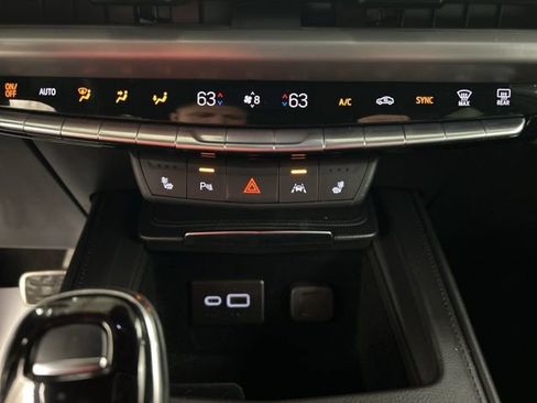 Used 2024 Cadillac XT4 Sport AWD/4WD image 19