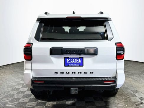 Certified 2025 Toyota 4Runner SR5 AWD/4WD image 6