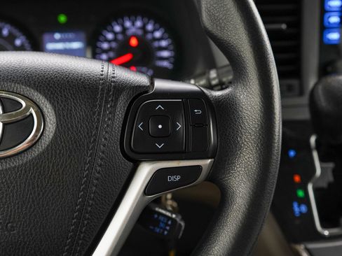 Used 2017 Toyota Sienna LE FWD image 26