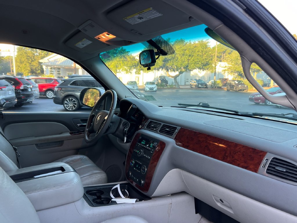 Used 2010 Chevrolet Tahoe LT RWD image 13
