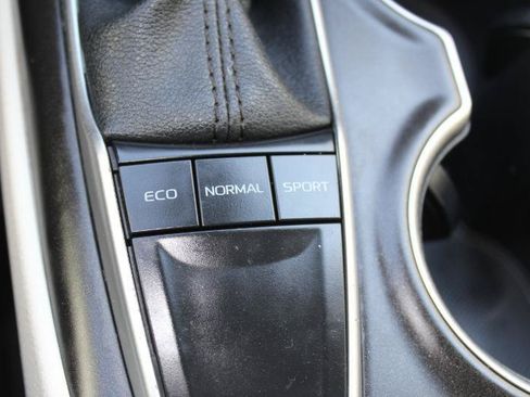 Used 2024 Toyota Camry LE FWD image 31
