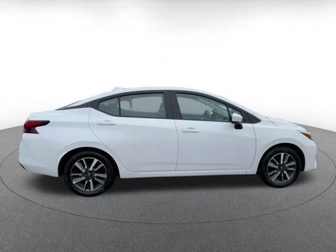 Used 2025 Nissan Versa SV FWD image 15