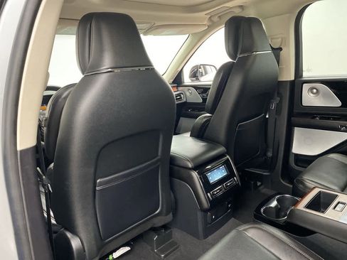 Used 2020 Lincoln Aviator Reserve w/ Equipment Group 202A image 15