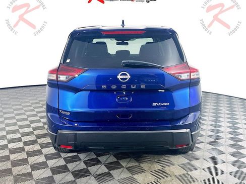 Used 2024 Nissan Rogue SV image 6