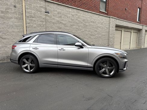 Used 2025 Genesis GV70 2.5T w/ Sport Prestige Package AWD/4WD image 2