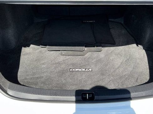 Used 2025 Toyota Corolla LE FWD image 17