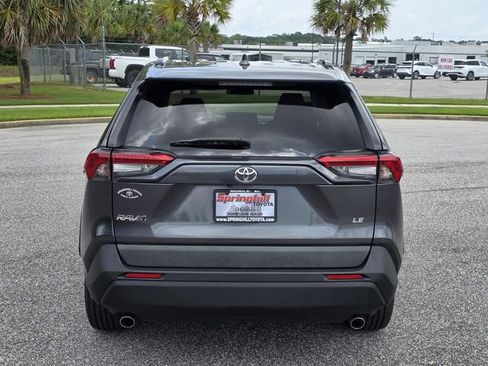 Used 2020 Toyota RAV4 LE FWD image 3