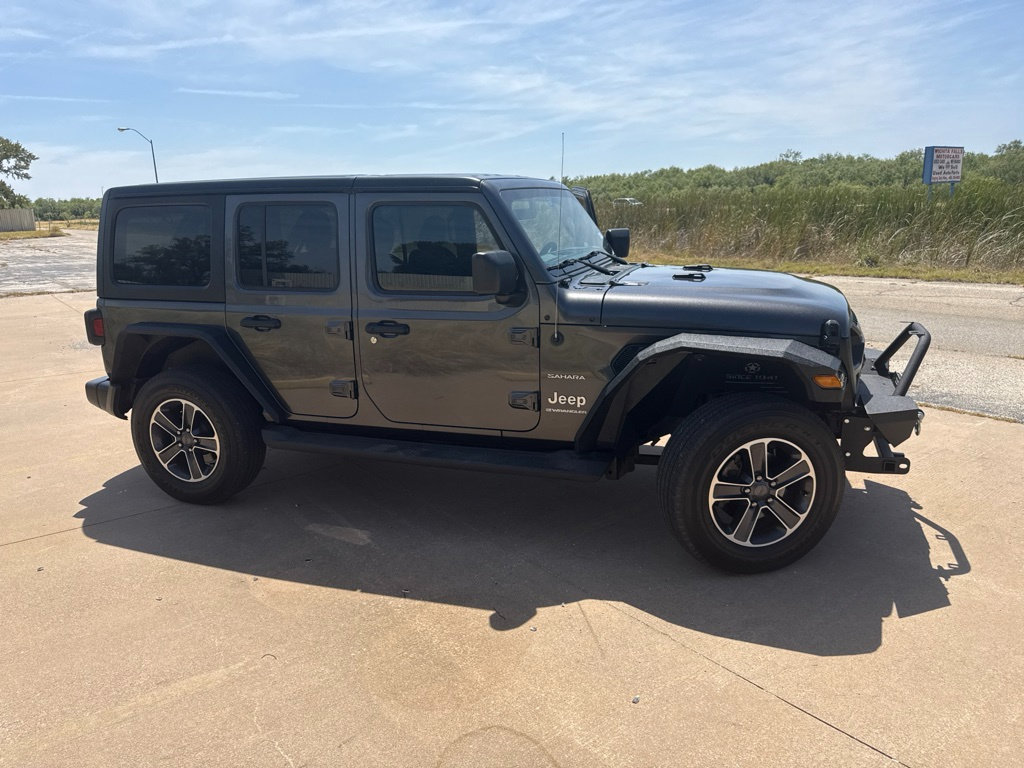 Used 2023 Jeep Wrangler Unlimited Sahara AWD/4WD image 40