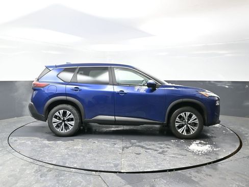 Used 2023 Nissan Rogue SV image 4