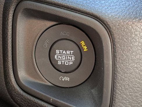 New 2025 Jeep Gladiator Sport image 24