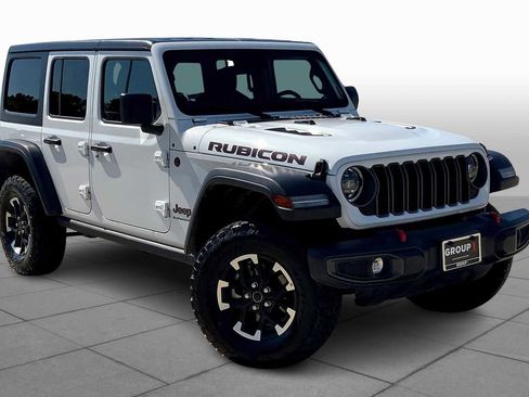 Used 2025 Jeep Wrangler Unlimited Rubicon image 2
