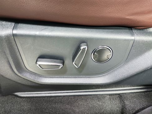 Used 2024 Ford Expedition Max Limited image 20