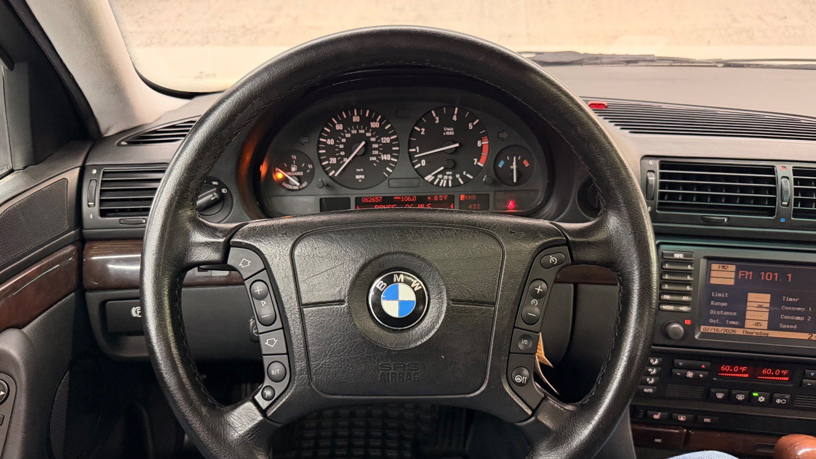 Used 2001 BMW 740iL RWD image 36