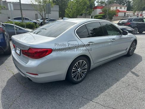 Used 2018 BMW 530i RWD image 9