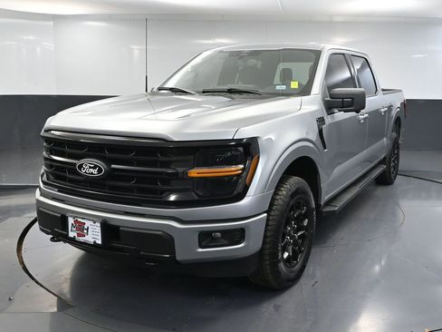 Used 2024 Ford F150 XLT w/ XLT Black Appearance Package AWD/4WD image 12