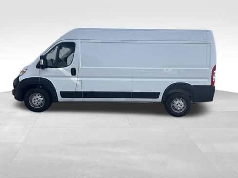 Used 2023 RAM ProMaster 2500 w/ Convenience Group FWD image 9