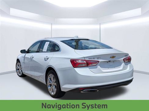 Used 2019 Chevrolet Malibu Premier FWD image 2