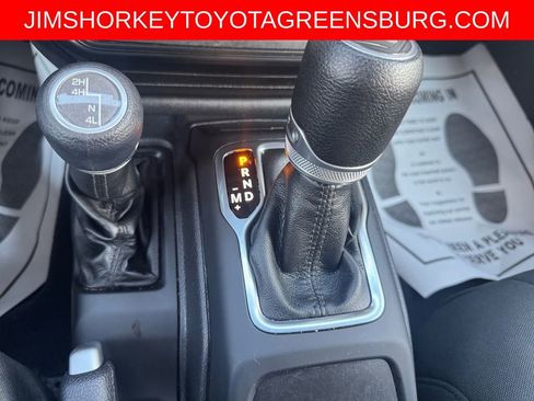 Used 2022 Jeep Wrangler Sport AWD/4WD image 21