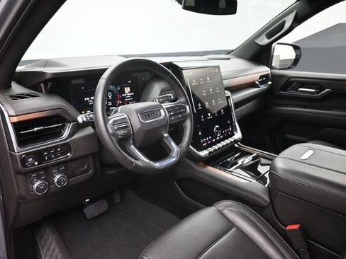 Used 2025 GMC Yukon Denali AWD/4WD image 11