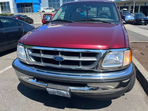 Used 1998 Ford F150 XLT RWD image 2