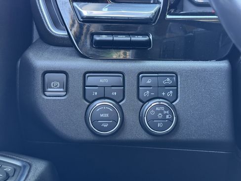 Used 2023 Chevrolet Silverado 1500 LTZ w/ Technology Package AWD/4WD image 34
