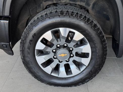 Certified 2025 Chevrolet Silverado 2500 Custom w/ Custom Value Package AWD/4WD image 4
