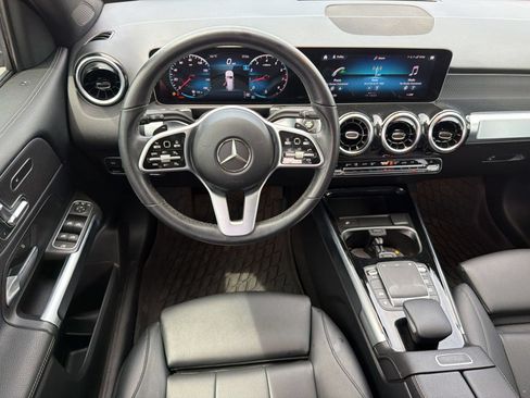 Used 2021 Mercedes-Benz GLB 250 4MATIC w/ Premium Package image 29