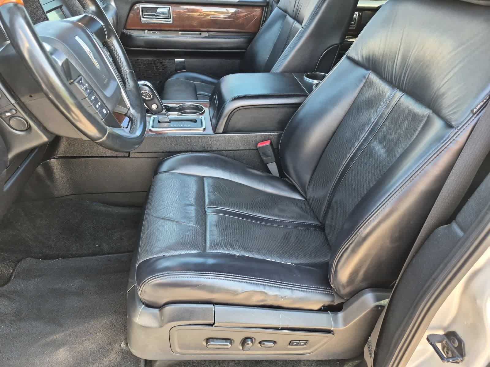 Used 2017 Lincoln Navigator Select AWD/4WD image 15