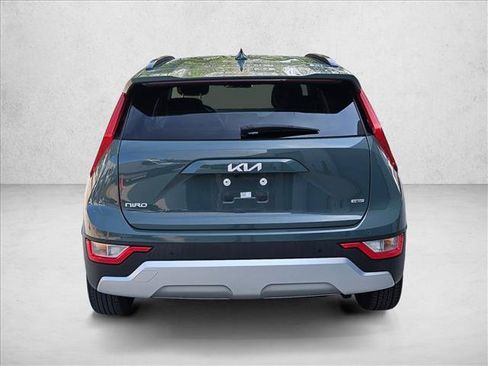 Used 2023 Kia Niro EX FWD image 6