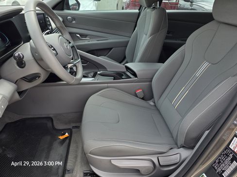 Certified 2025 Hyundai Elantra Sport FWD image 11