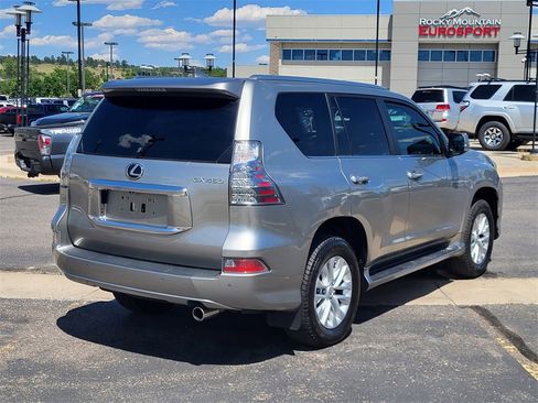 Used 2023 Lexus GX 460 Premium image 4
